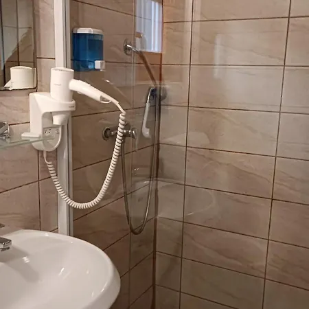 Darázshegyi Faház *